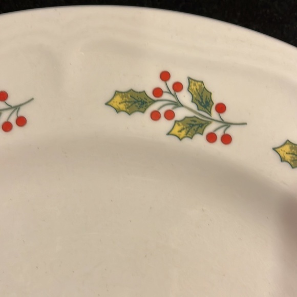 (1) Gibson WINTER BIRDS Dinner plate. 10- 1/8" Cardinal Christmas. - Picture 4 of 5